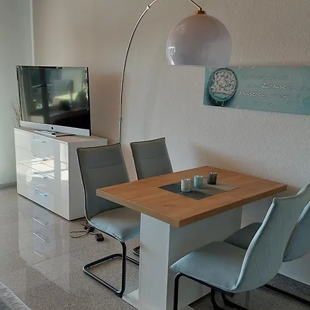 Апартаменты Sander Mit Innenpool Мёнезе